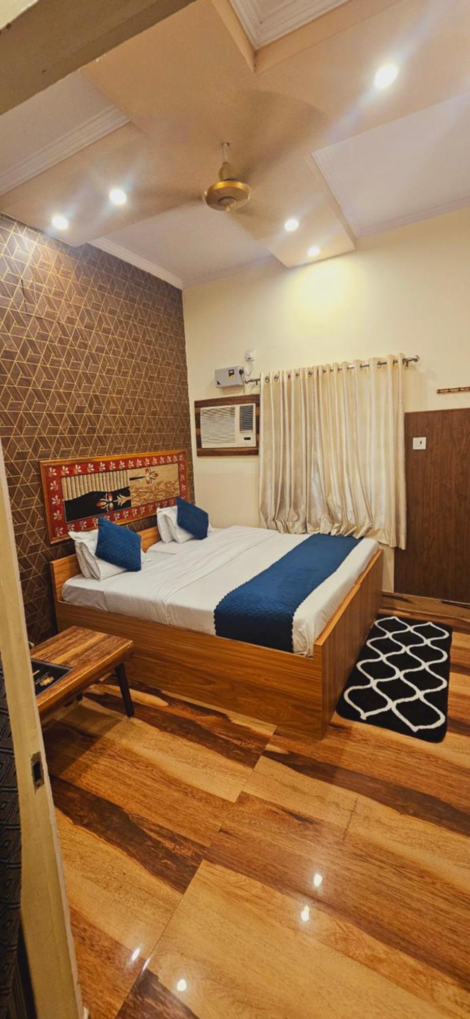 Bhagyashree 3*